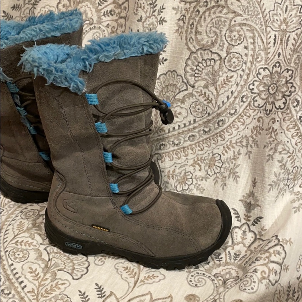 Little girls Keens winter boots